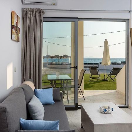 Coral Sea Apartment コキノス・ピルゴス エクステリア 写真