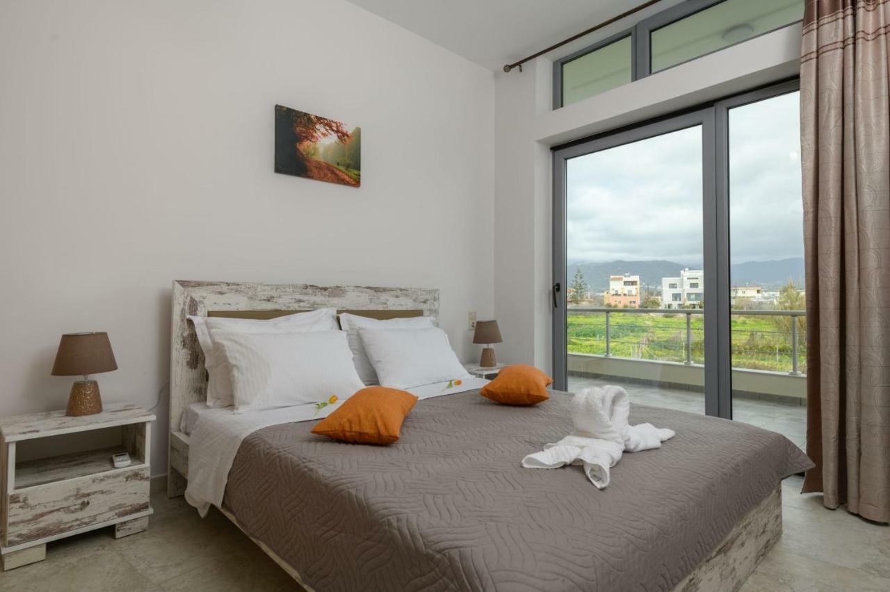 Coral Sea Apartment コキノス・ピルゴス エクステリア 写真