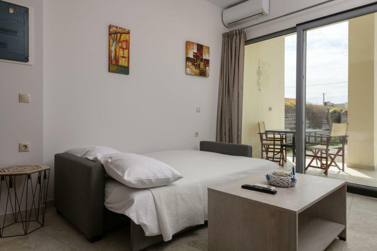 Coral Sea Apartment コキノス・ピルゴス エクステリア 写真