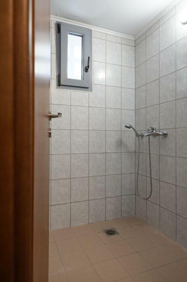 Coral Sea Apartment コキノス・ピルゴス エクステリア 写真